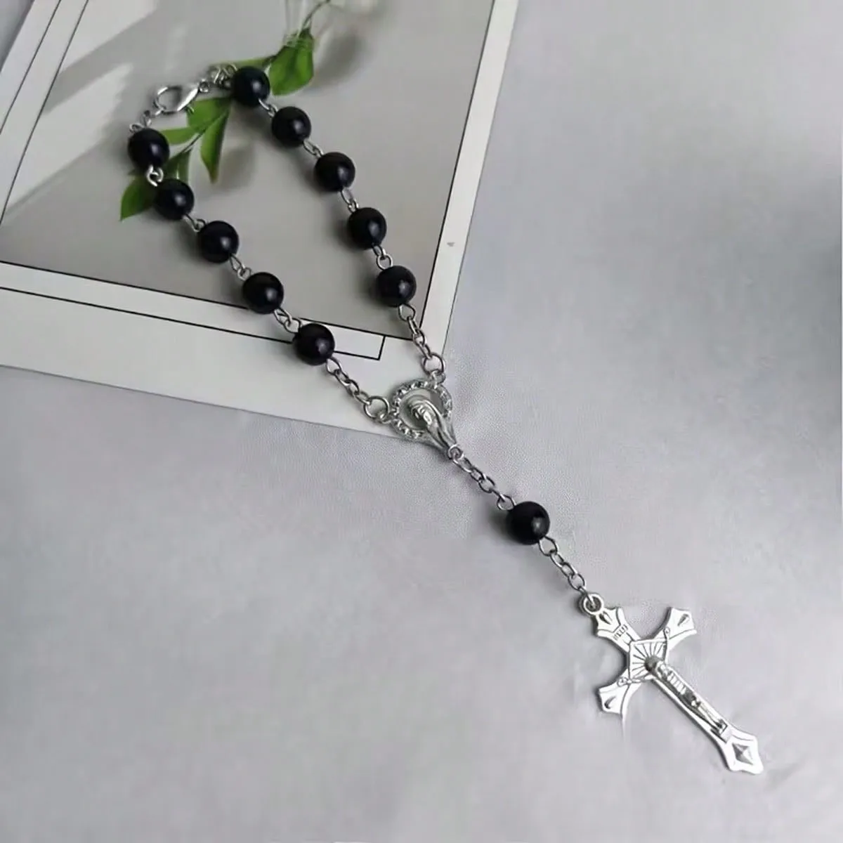 Autoanhänger, Kreuzförmige Armbänder, Rosenkranz-Armbänder, Perlen-Autozubehör und Schmuckgeschenke mit christlichem Thema – Detail 2