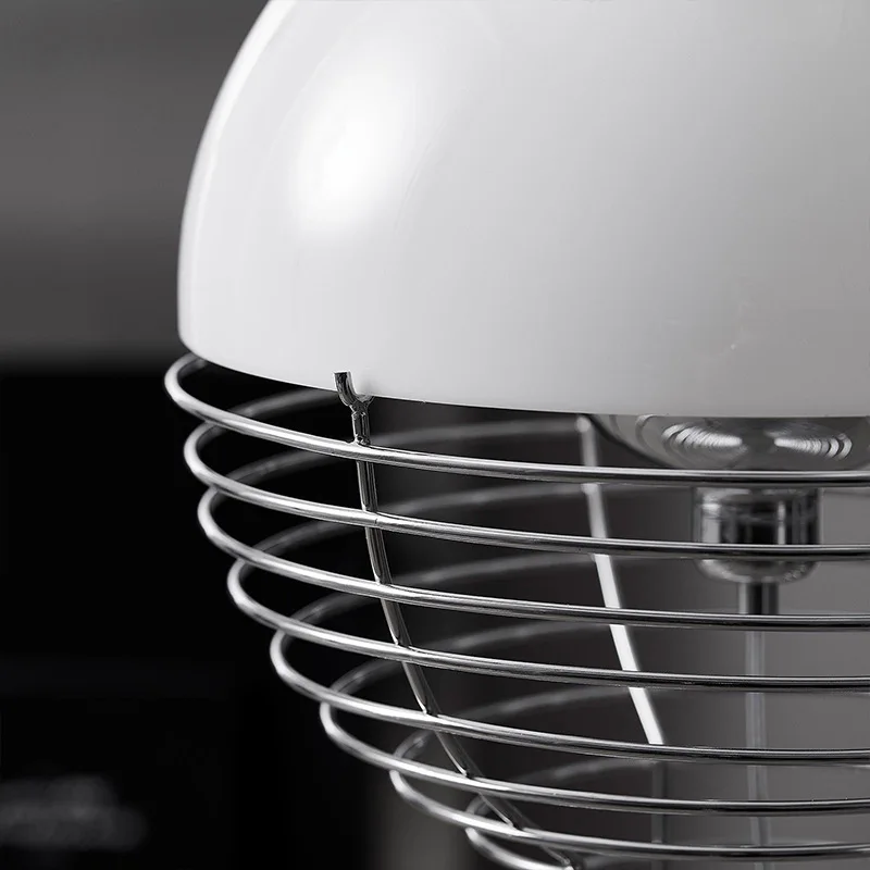 Модель отеля, прикроватная тумбочка, спальня, металлическая декоративная лампа