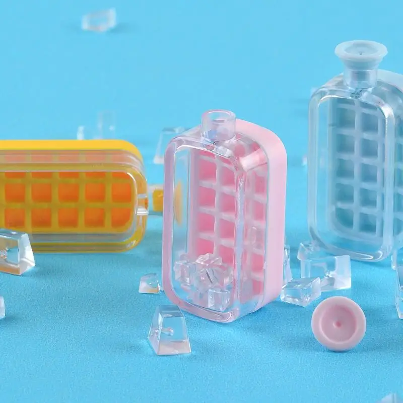 ชุดอุปกรณ์เสริมตุ๊กตา 1 ชุด ของเล่นจำลองขวดน้ำแข็งจิ๋วสำหรับบ้านตุ๊กตา ของตกแต่งรูปทรงถ้วยน้ำแข็ง