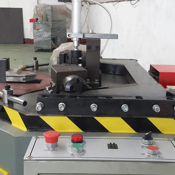 Single head folding machine aluminum profile window machine