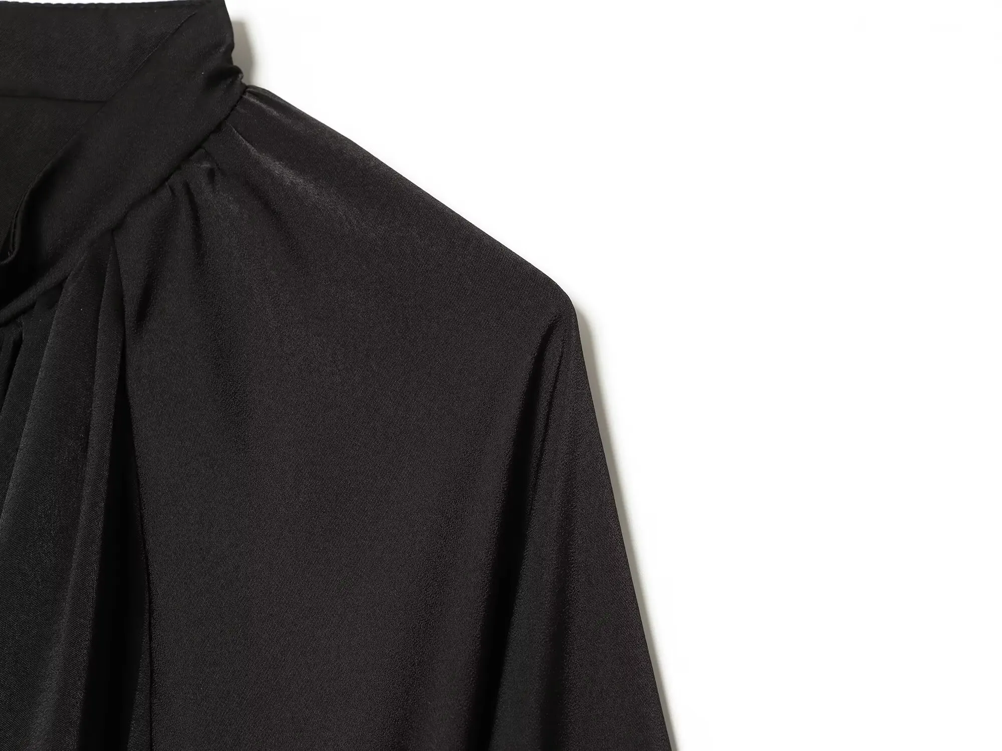 KONDALA Damen Casual Satin Bomberjacke Trendige High-Street Reißverschlussjacke Neu 2026 Frühherbst Elegante Schicke Puffärmel-Jacke – Detail 39