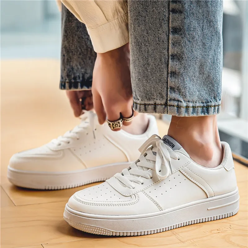 Fashion Leather Men Skateboarding Shoes Men Outdoor Casual Sneakers Sports Shoes Comfortable Flat Slip-on White Shoes for Couple