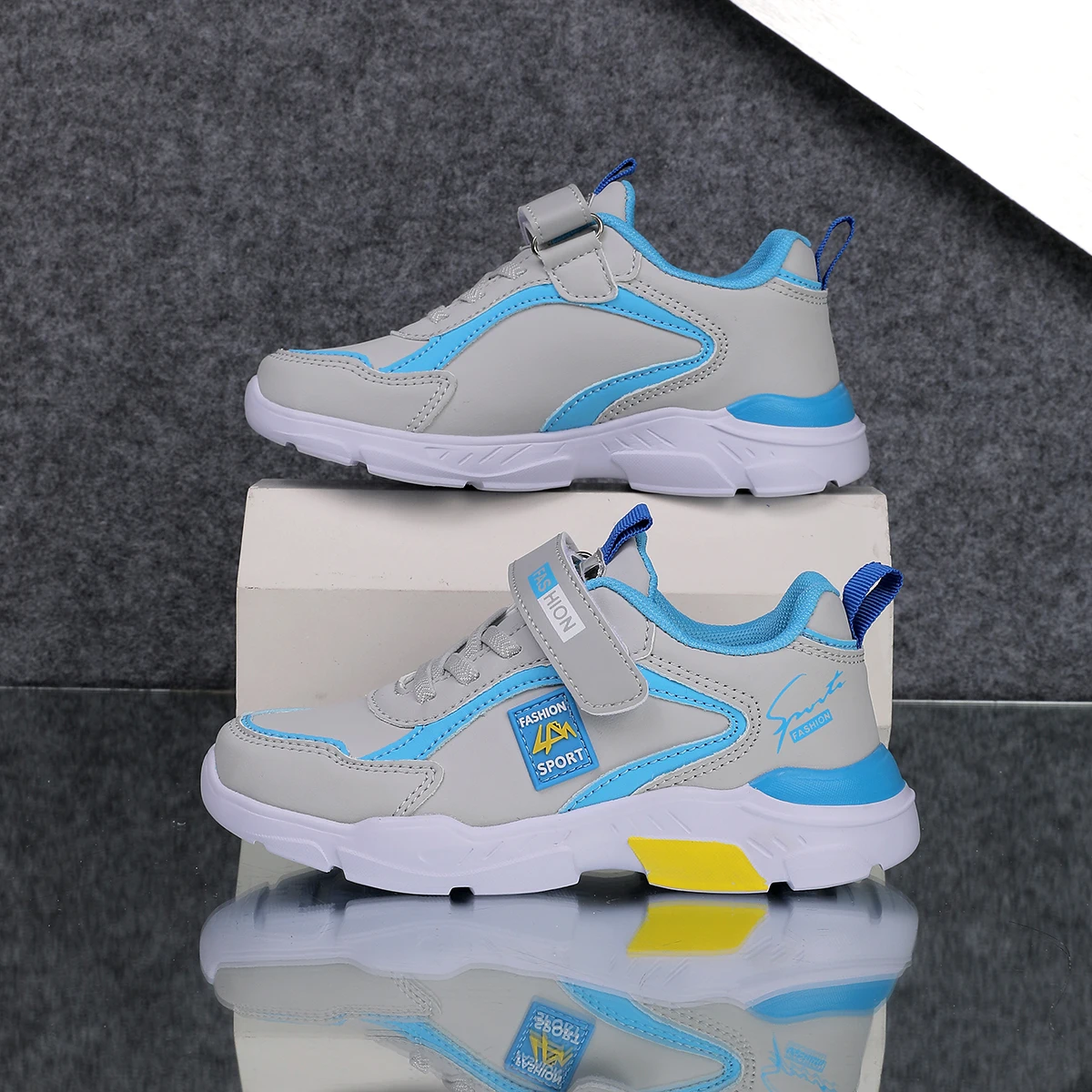 

New Summer Children's Fashion Sports Shoes Boys' Girls Running Leisure Breathable Mesh Outdoor Shoes Lightweight School Sneakers