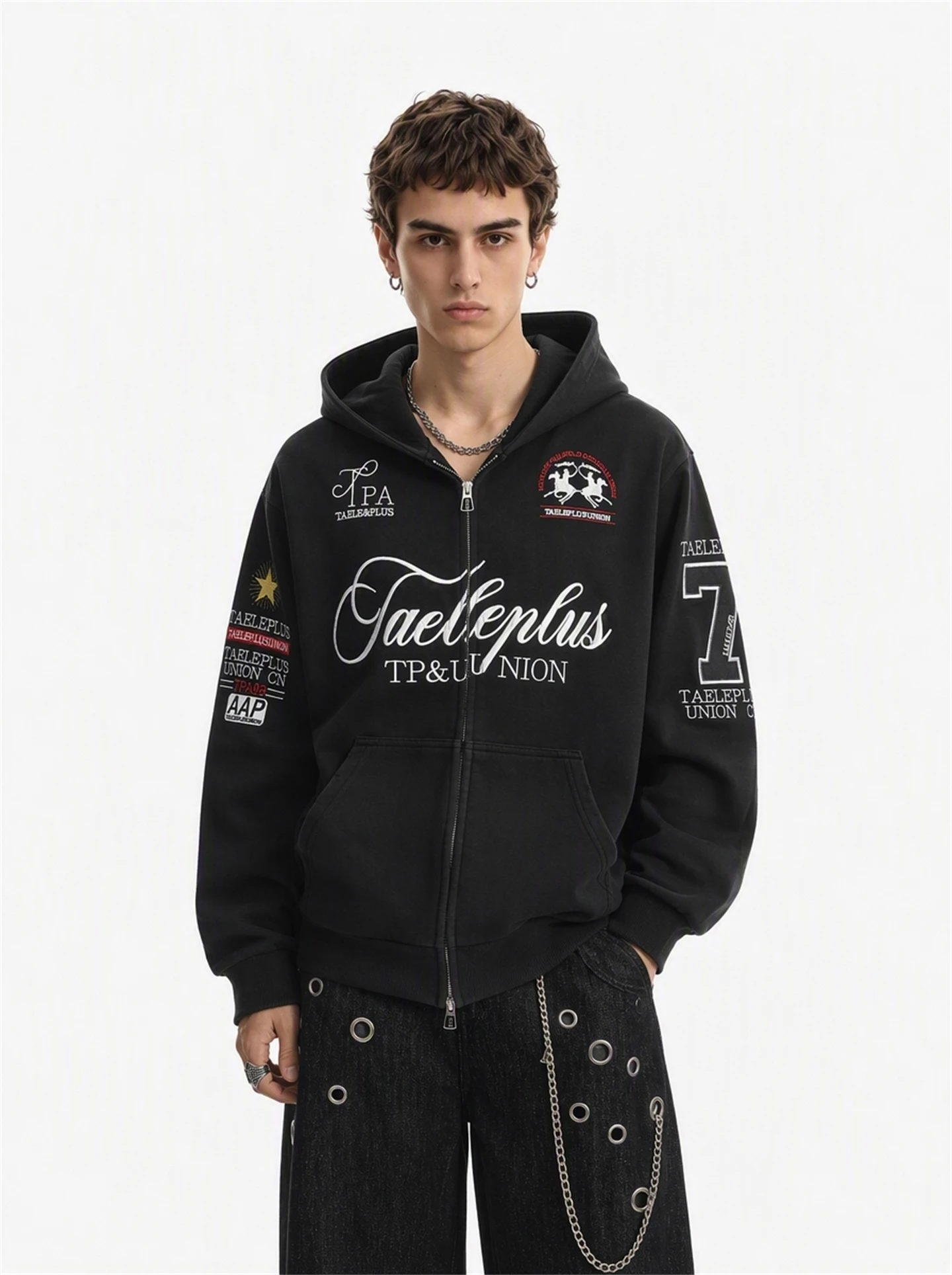Retro American Style Zipper Hoodie Cardigan for Men with Multiple Embroidery Badge Design Loose Lazy Autumn Outerwear