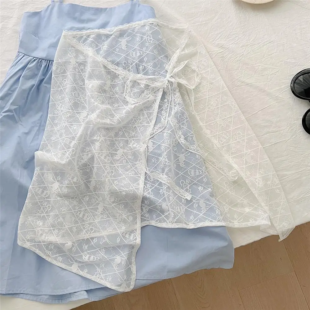 تنورة بطبقات من الدانتيل بتصميم الأزهار على طراز ملابس الشارع الكورية Y2K تنورة شفافة جمالية خفيفة الوزن ورباط الخصر للنساء