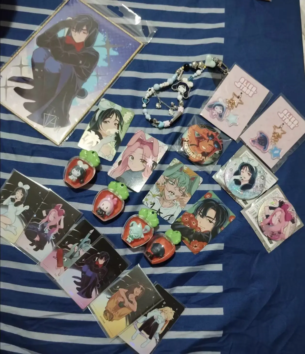 

Pre sale Official Original Alien Stage Malaysia Pop-up Stores Limited Cards Set
