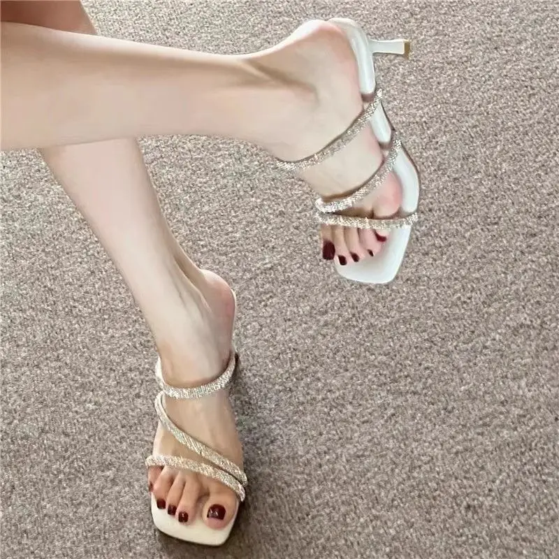 

French outerwear shit-stepping sandals 2026 new slippers white rhinestone temperament square head high-heeled sandals women