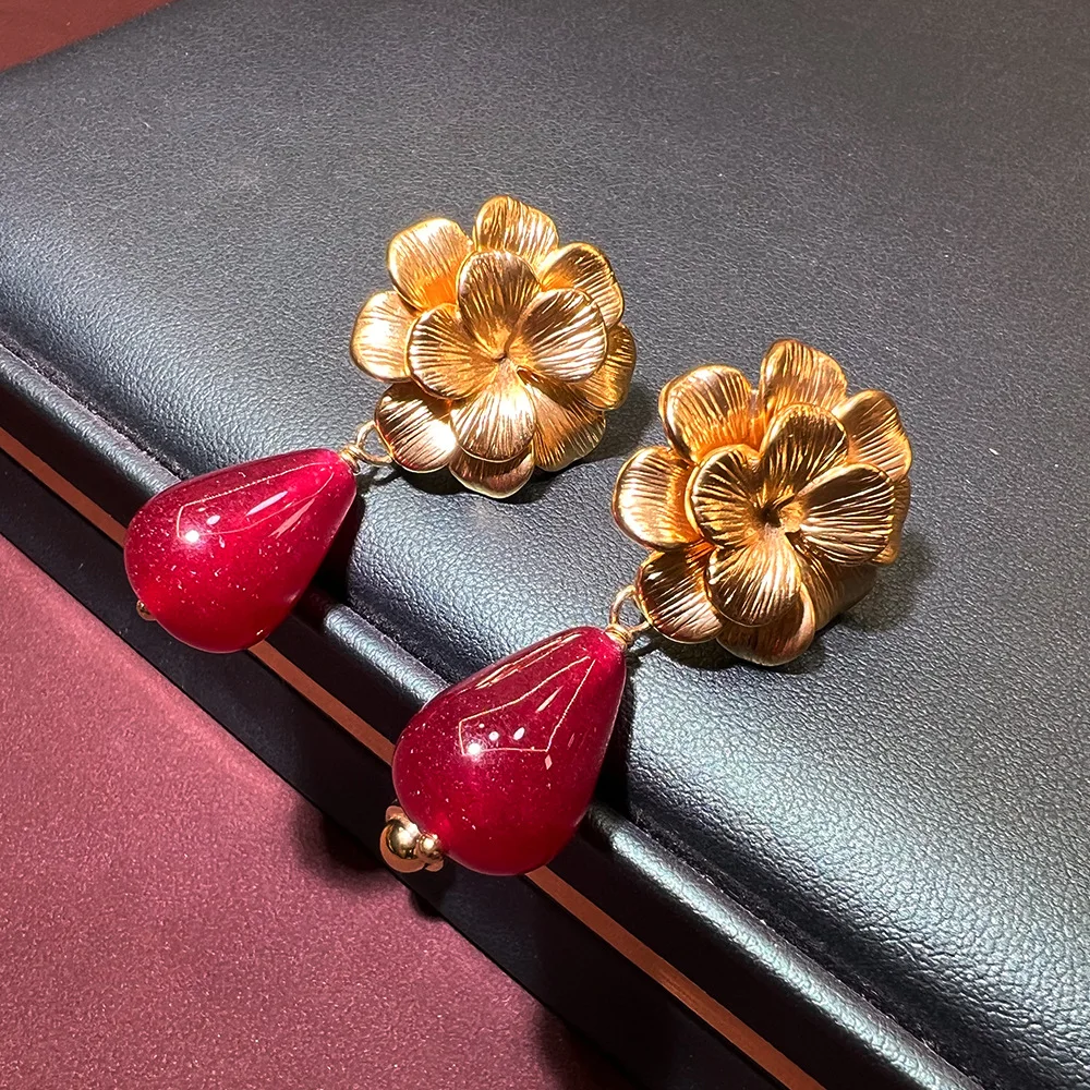French medieval earrings, ruby matte bead brushed floral temperament vintage niche copper high-end earrings