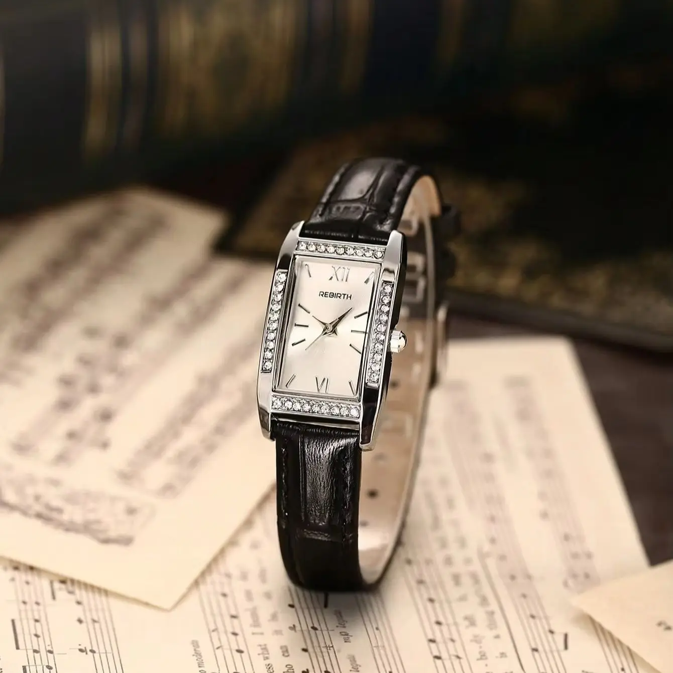 Retro-Style Simple Small Square Watch with Trendy Artistic Quartz Movement