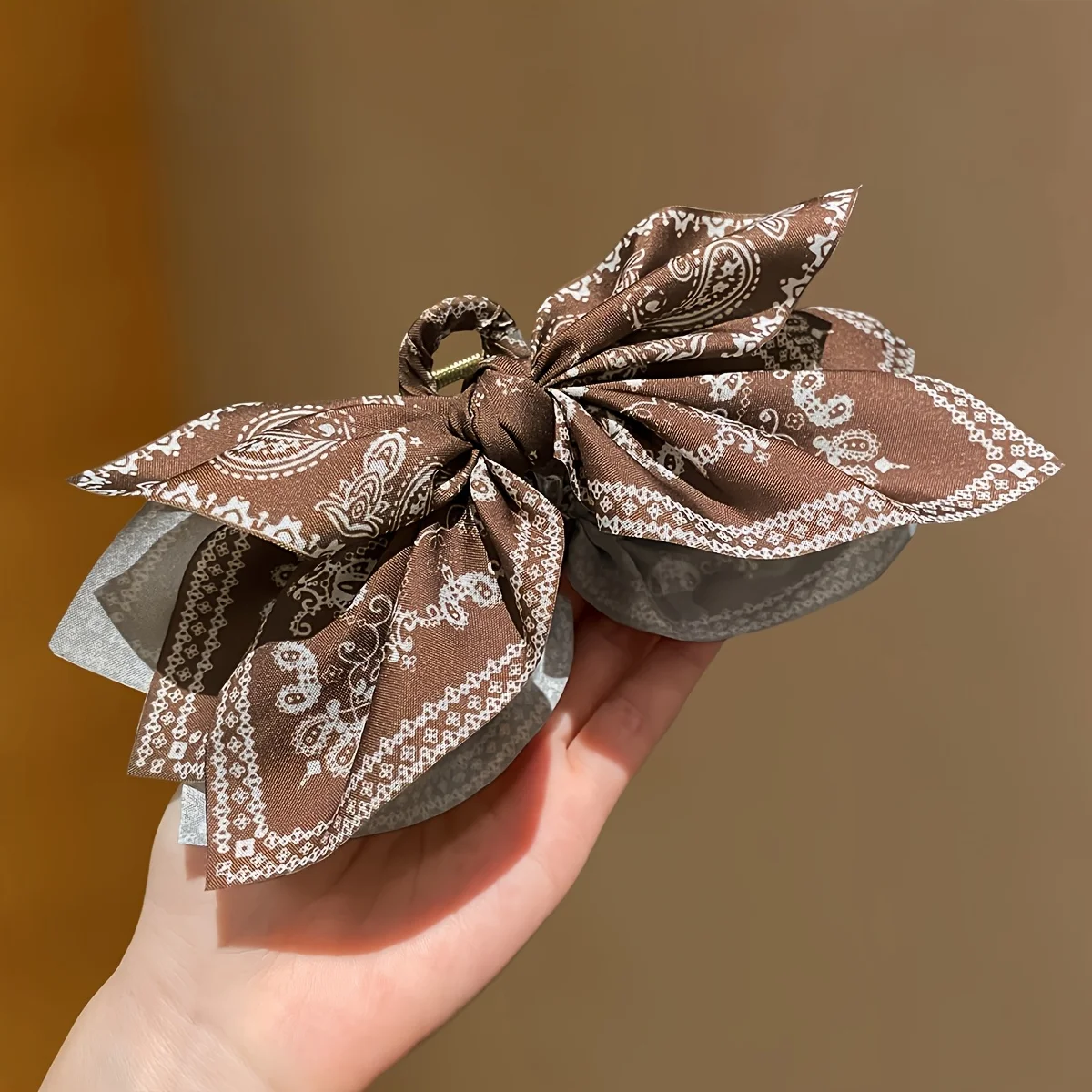 مشبك شعر أنيق على شكل فيونكة كبيرة باللون البني الذهبي، عقد آمن لضفائر ذيل الحصان لأوبدوس وحفلات الزفاف على الطراز البوهيمي اليومي