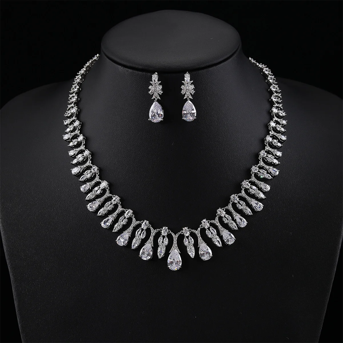 Luxury 2pcs Water Drop Cubic Zirconia Necklace And Earrings For Bride Wedding Jewelry Set Celebration Accessories CN10733