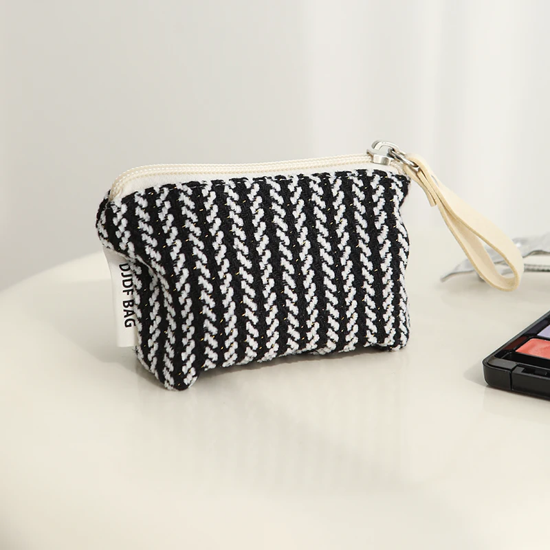 Women's Makeup Bag Small Black Twill Portable Coin Purse Commuter Lipstick Headphones Storage Bag Zipper Key Bag Ins Style