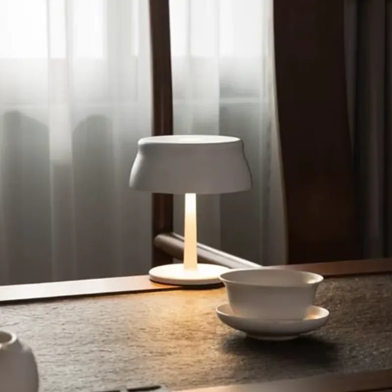 Rechargeable bedside lamp, touch switch, three-color lamp, stepless brightness adjustment, aluminum acrylic structure USB