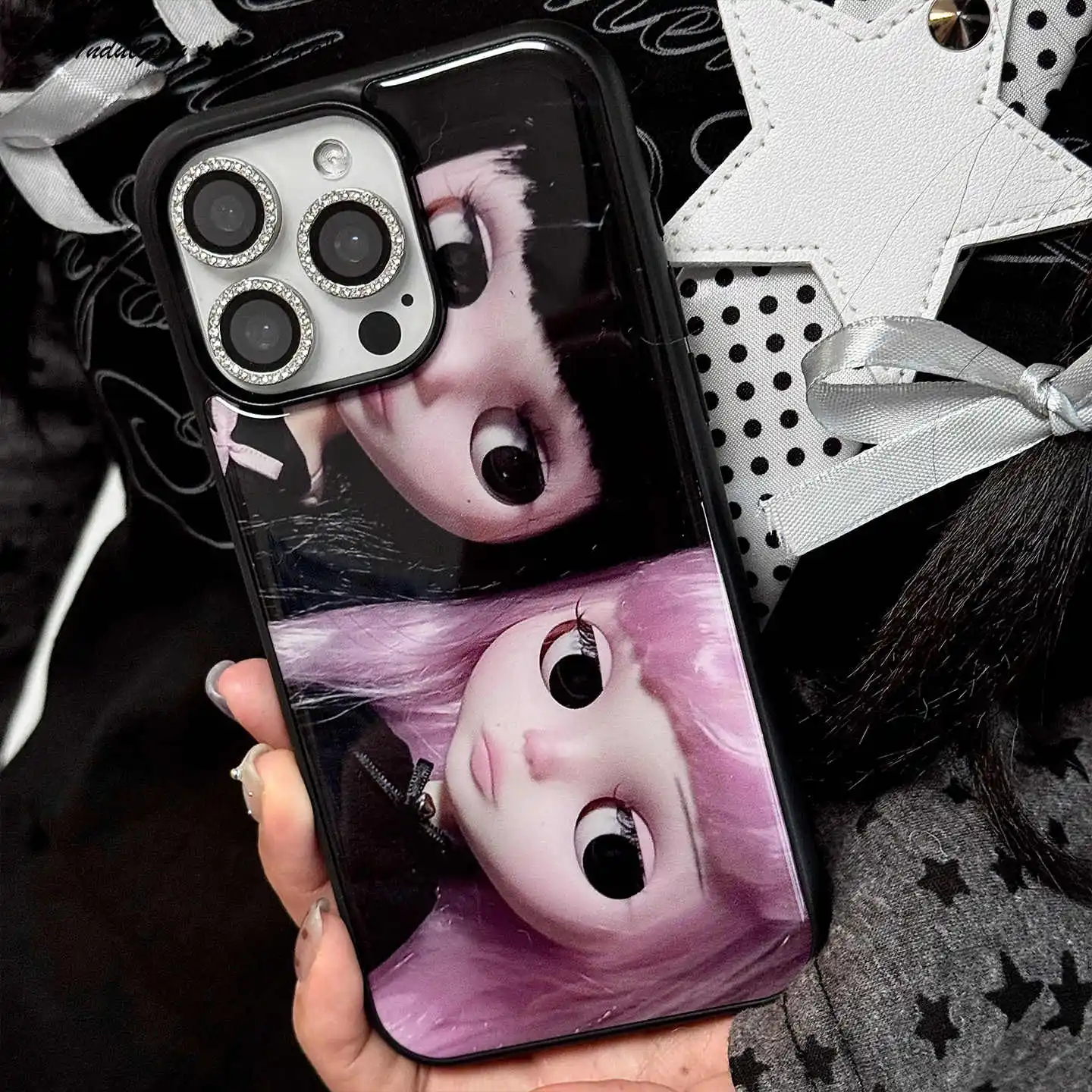 

Японский корейский минималистичный чехол для телефона Ins Doll Dark Girl для IPhone 17 16 Pro Max 11 12 13 15 14 Plus 17 Air Art Advanced Cover