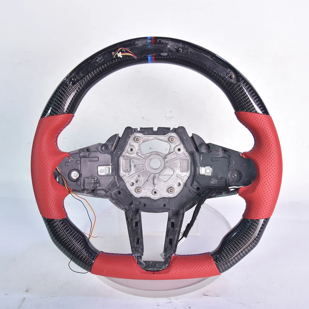 

Красный кожаный руль с карбоновыми вставками и динамической многоцветной LED-подсветкой для BMW G20 G28 G30 G38