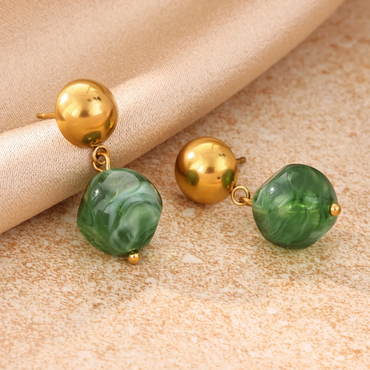 Vintage Goldfarbene Edelstahl-Ohrhänger für Damen, Bernstein-Harz Geometrische Stein-Ohrstecker, Trendiger Party-Schmuck – Detail 1