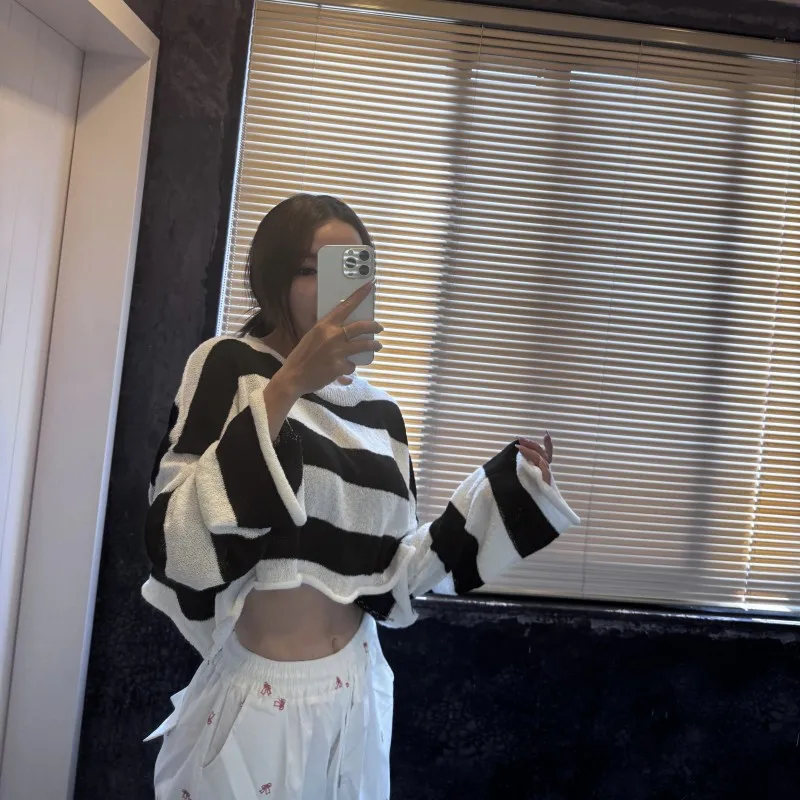 

Slimming Effect Bla White Striped Loose Fit round Ne Knitted Top Women's Summer Thin Sunade Cover up Faionable Commut...