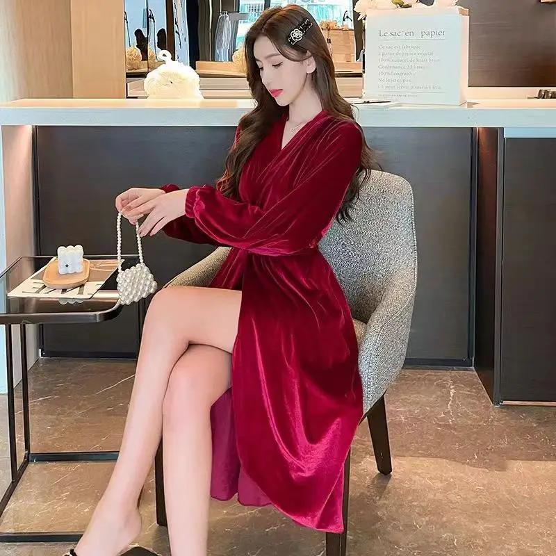 Mid-length Style Nightdress Light Luxury Night Gown Ms. Autumn and Winter Sense of Advanced Dressing Gown Canary Velvet Bathrobe