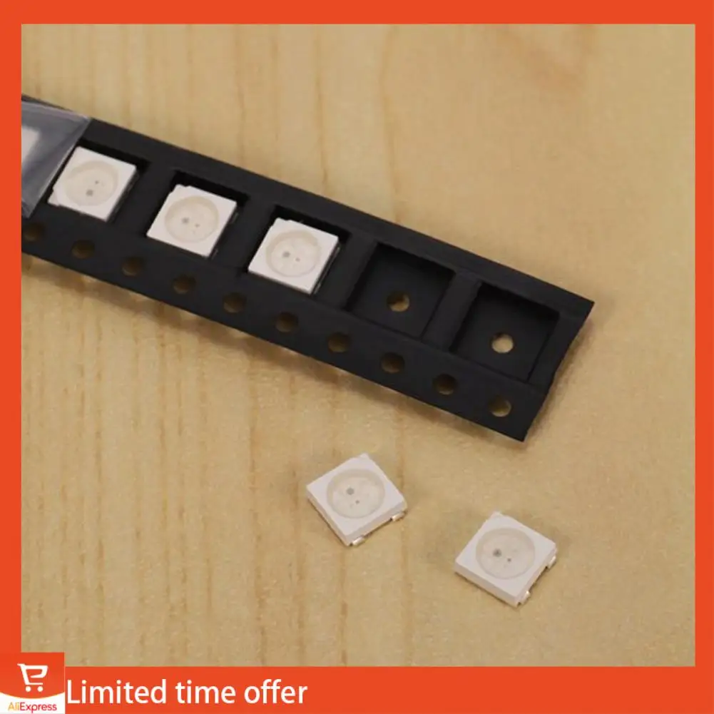 Fresco 500 pezzi WS2812B (4 pin) Chip LED 5050 RGB SMD Versione bianca WS2812 Pixel digitali indirizzabili individualmente DC5V