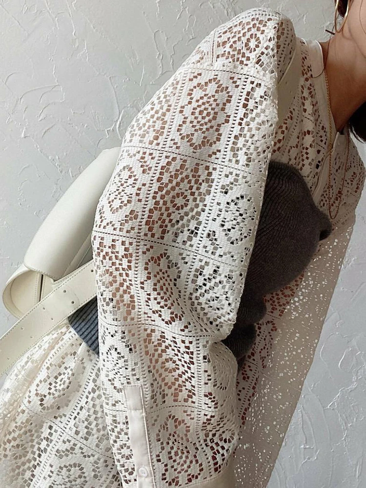 

Sexy Lace Crochet Hollow Out Top Fashion O-neck Sleeveless Commuter Blouse Women Elegant Single-breasted Solid Color Shirt Blusa