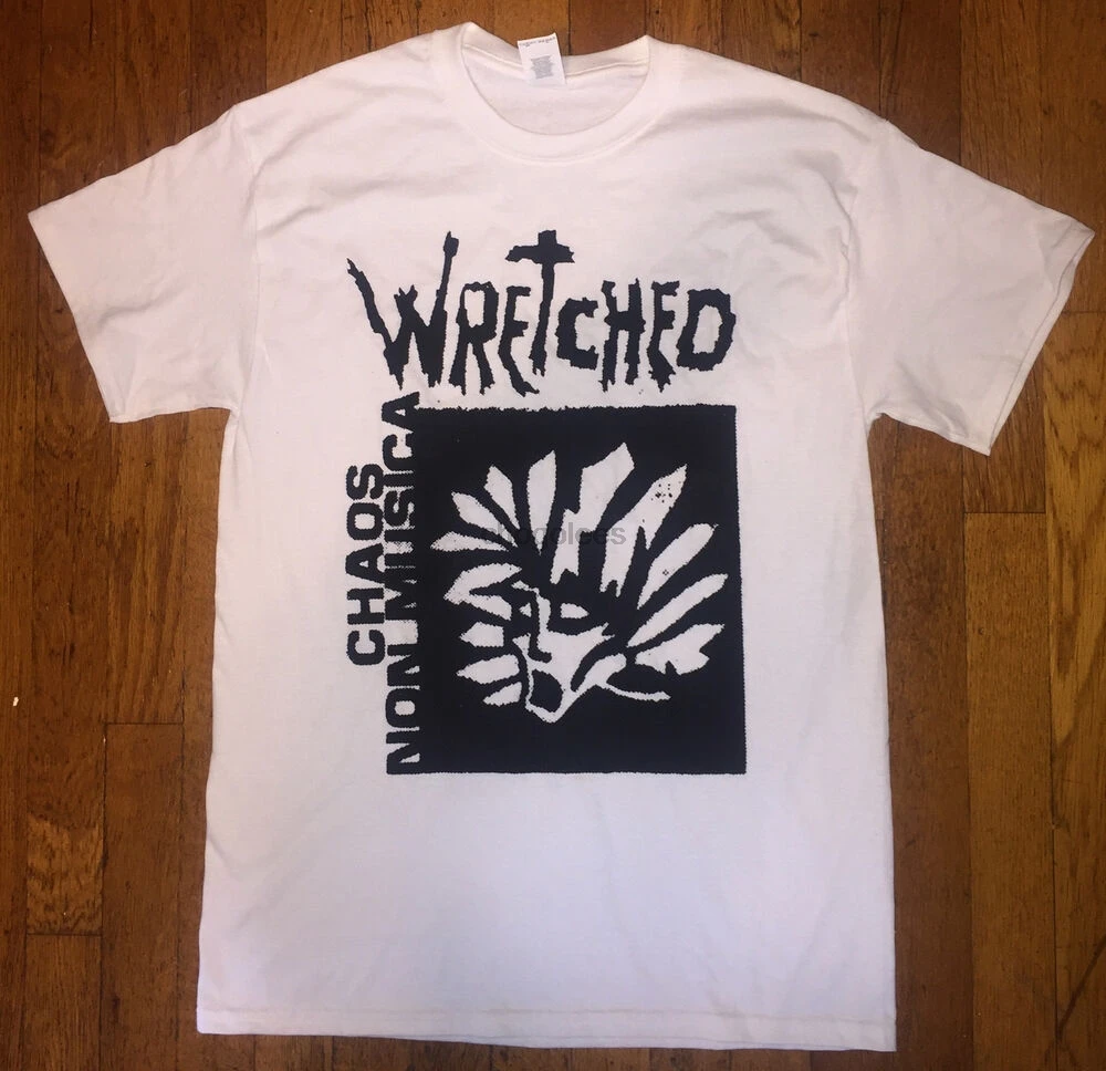 Scopri il significato e l'uso di peggio in musica e cultura punk: T-shirt Wretched 'Chaos non'
