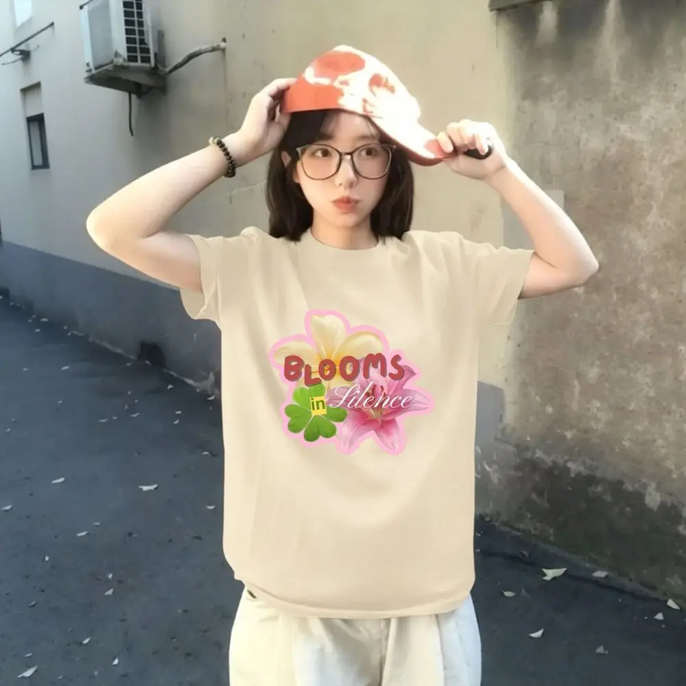 Blooms in Silence Flower Graphic T-Shirt Women Summer Short Sleeve Floral Print Aesthetic Top Female Casual Fashion Harajuku Tee
