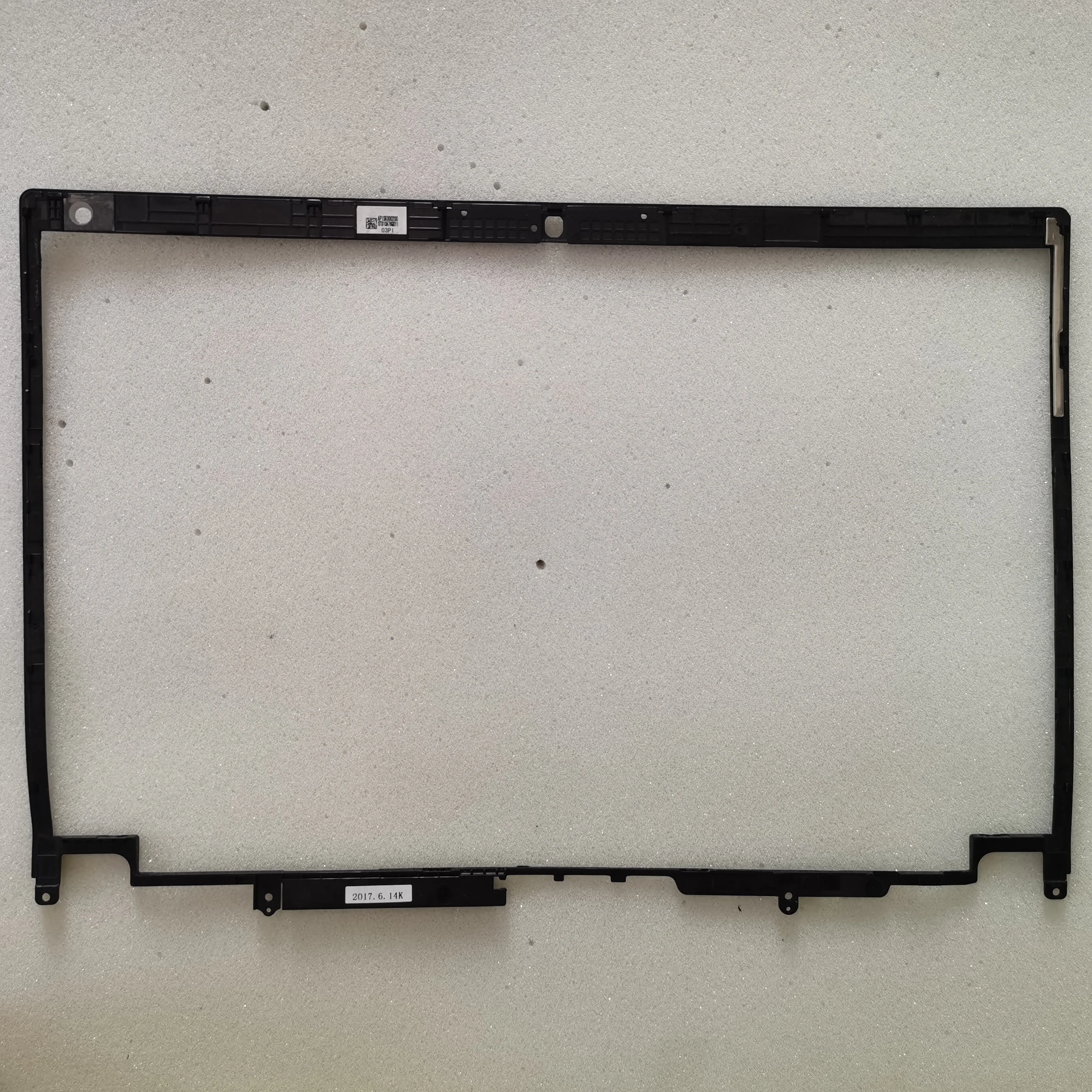 

Новая рамка для ЖК-экрана ноутбука LENOVO YOGA370 AP1SK000200