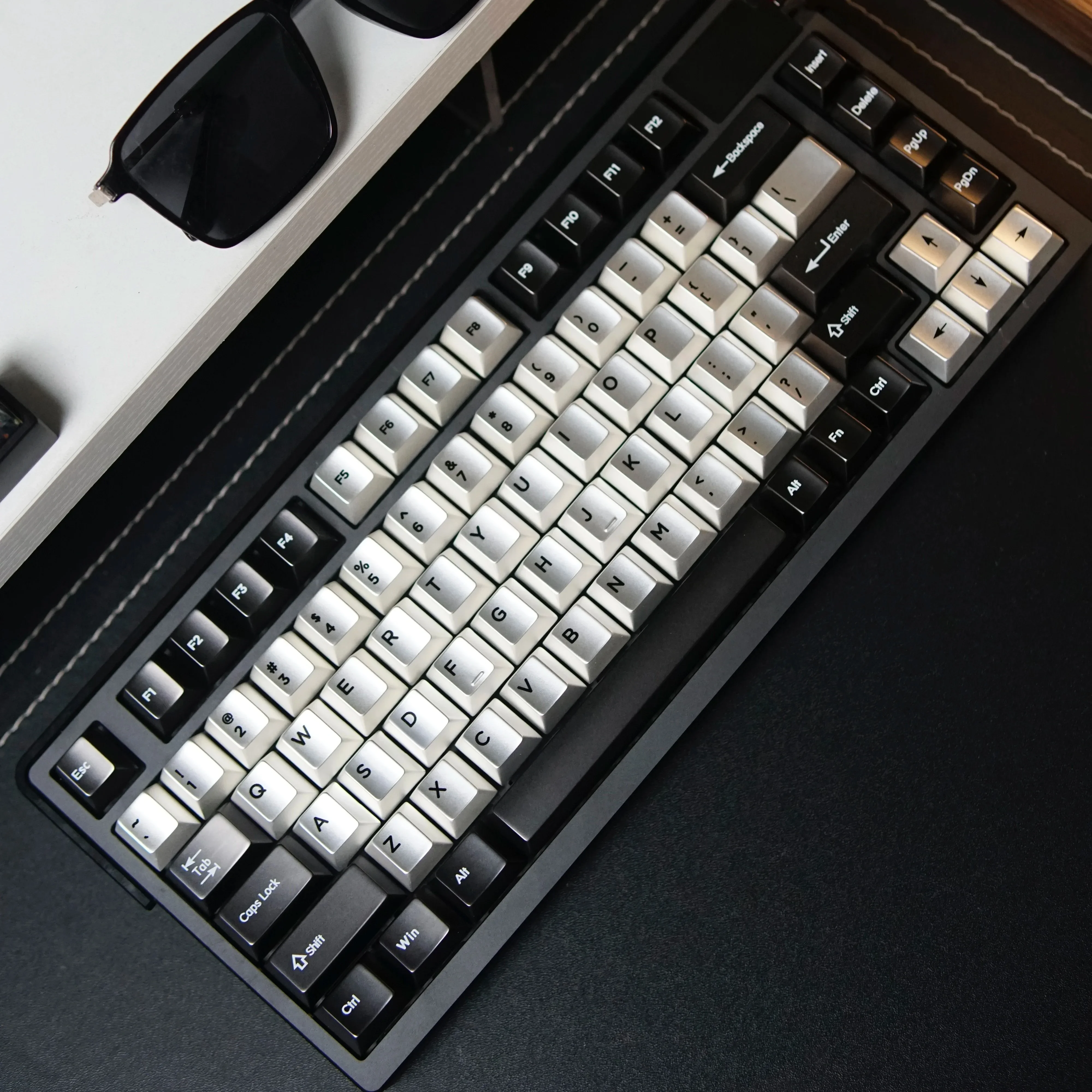 

The original metal keycap is highly compatible with Angry Meow/wooting/Night Demon/Razer/Subo K1/esu67/magnetic axis.