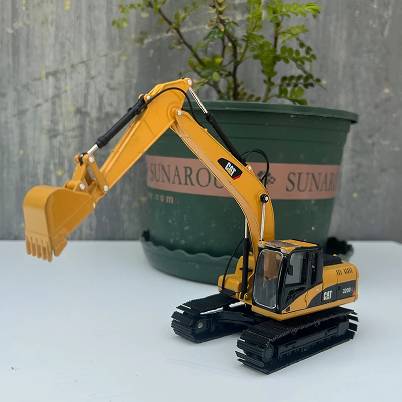 Diecast 1/50 CAT 320D L Excavator Engineering Vehicle Alloy Car Model Collectible