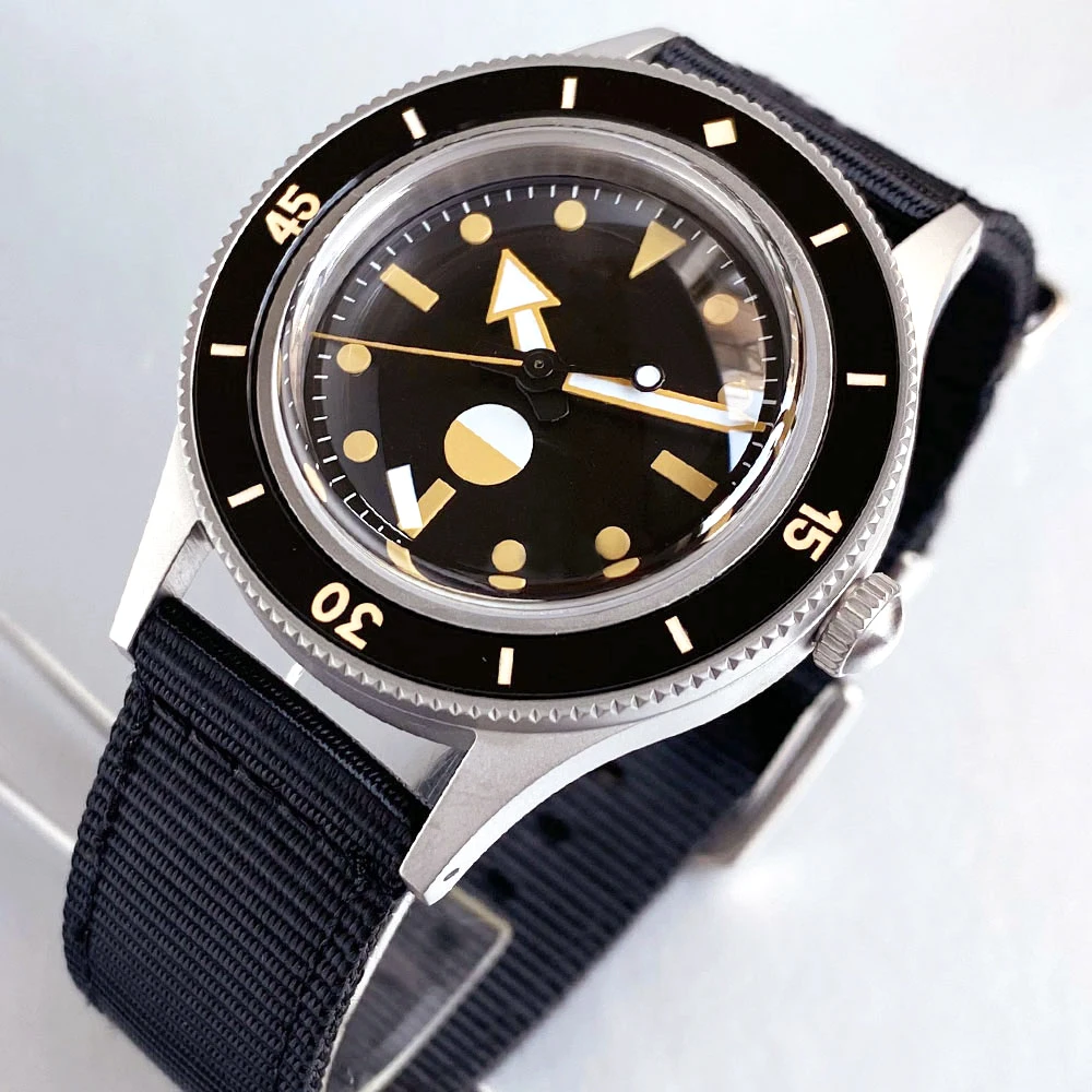 โลโก้ที่กําหนดเอง 50-Fathoms สไตล์นาฬิกา Retro Dome Sapphire Glass Luminous BEZEL NH35 การเคลื่อนไหวดําน้ํา 200 M กันน้ํา