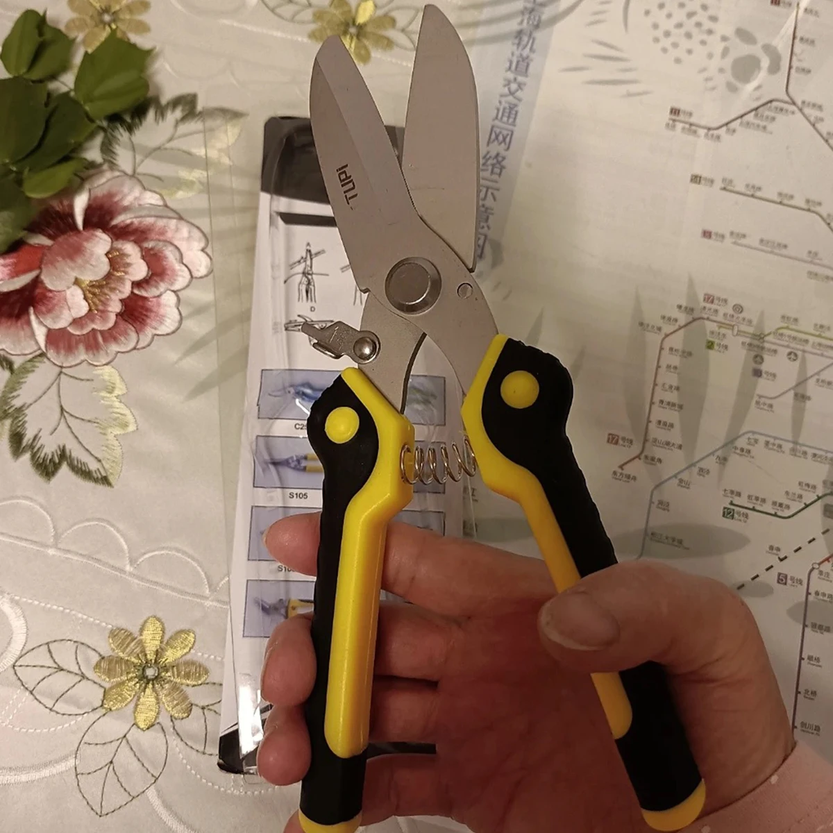 TUPI Professional Aviation Snips Stainless Steel Metal Cutter Heavy Duty for Sheet Metal Roofing Non Slip Industrial Shears