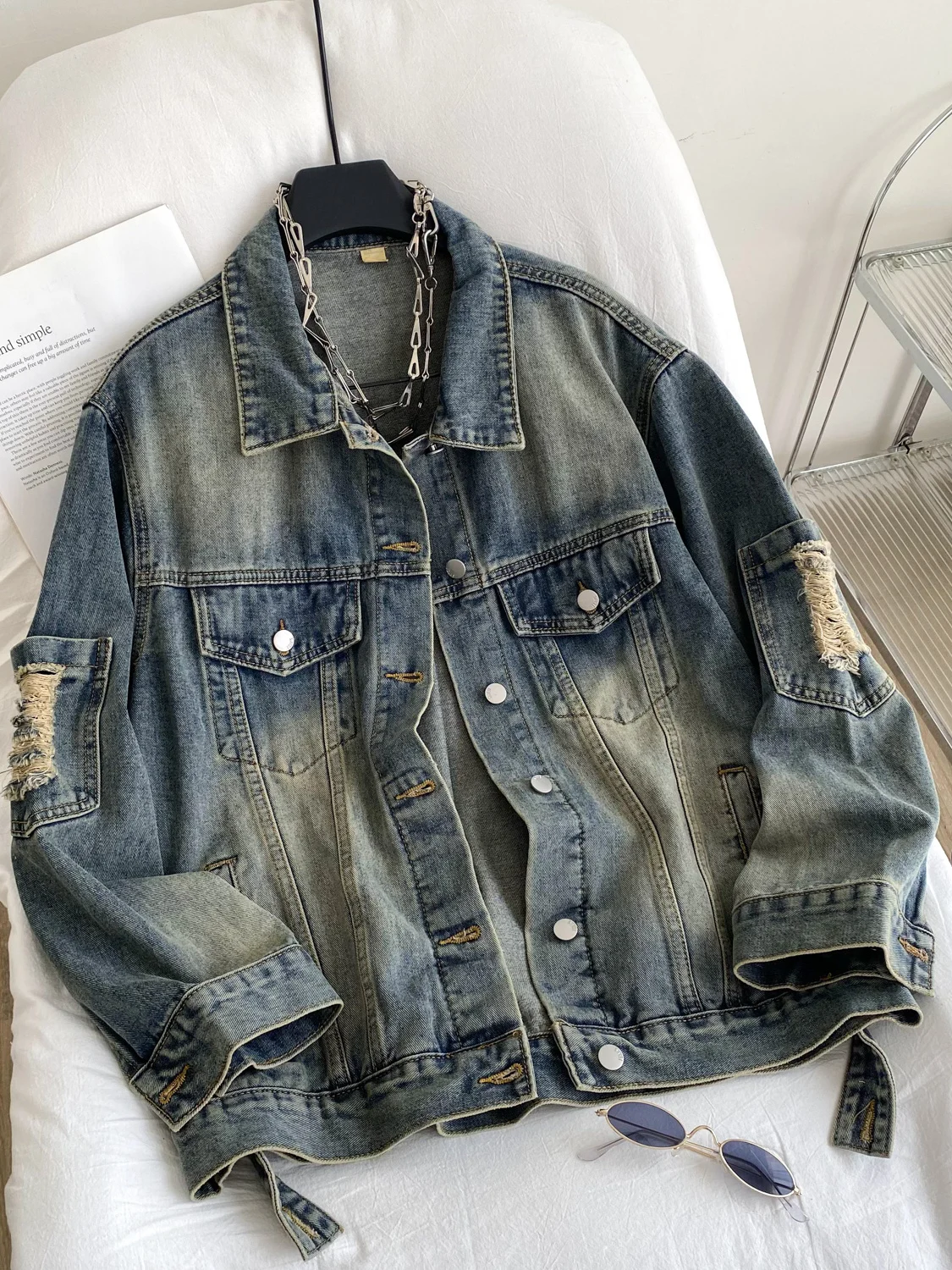 

Retro Hong Kong Sle Casual Denim Jaet Women's Long Sve Turn-down Collar Coat Hole Design Autumn 2025 Faion Trend