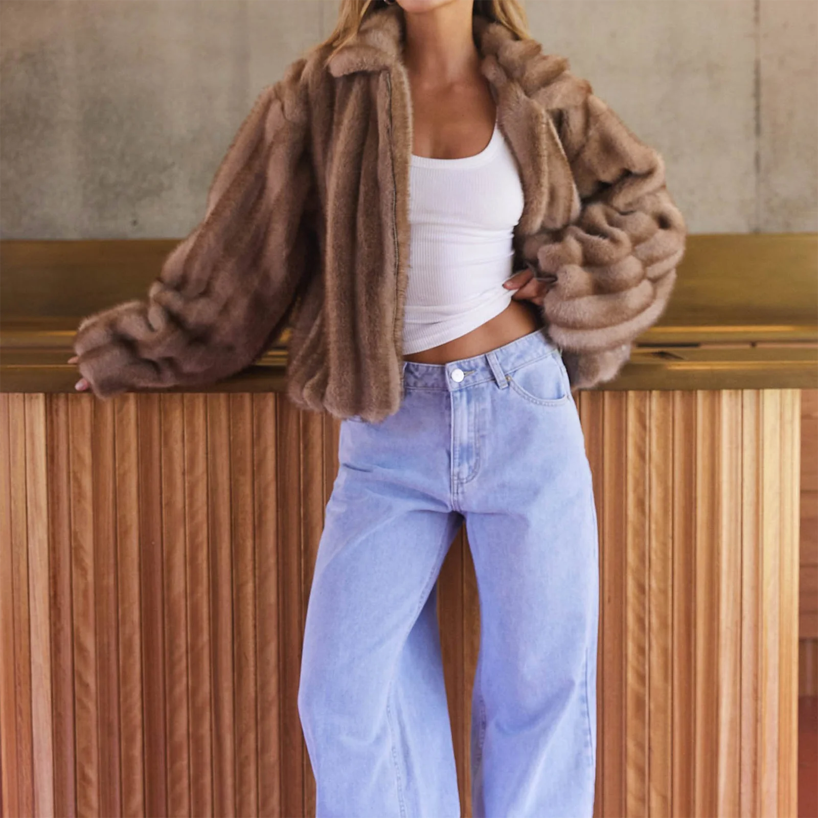 

Женская короткая куртка из искусственного меха, однотонное пальто с отложным воротником и металлической молнией спереди, пальто с длинными рукавами для повседневной одежды