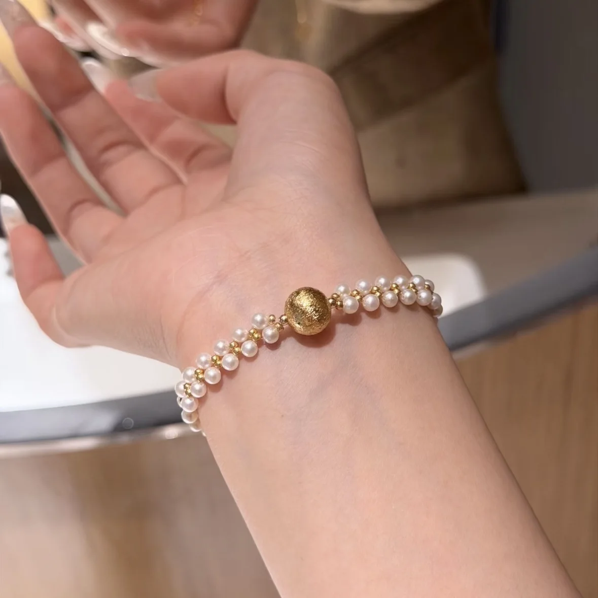 

Coveted Handmade New Akoya Aaa 3-4mm White Pearl Bracelet The length error of this bracelet is 0.5.