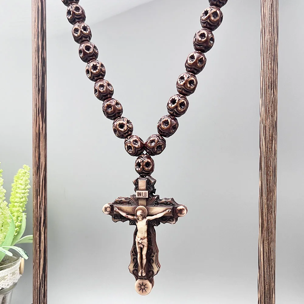 

GS138-16 Necklace Cross Holy Christ Jesus Resin Paintings Exquisite Beads Redemption Religious Decoration 3D Stereo Car Pendants