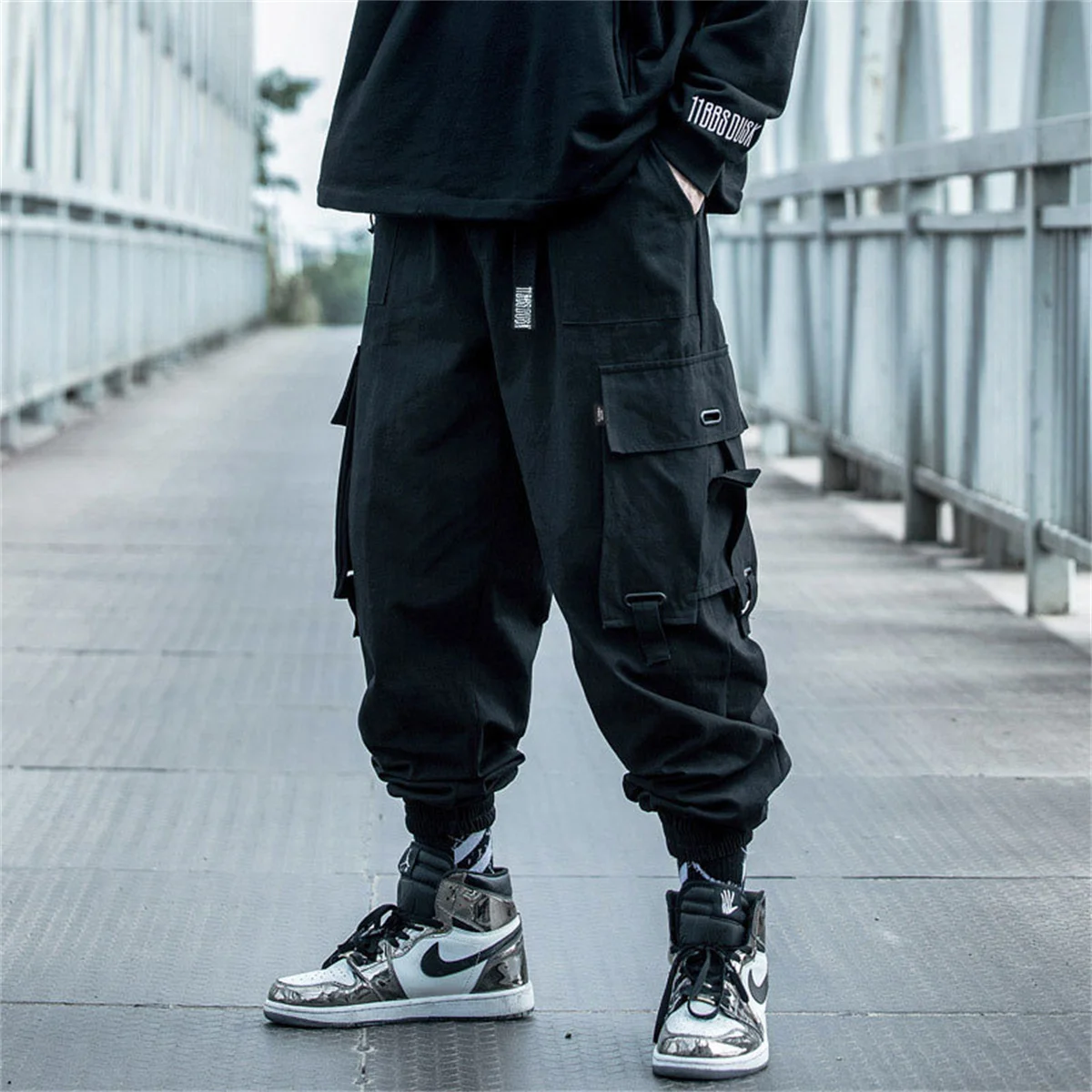 

Black Hip Hip Cargo Men's Multi Pockets Korean Harem Pants Outwork Casual Male Track Joggers Trousers Fashion Harajuku Men Pants