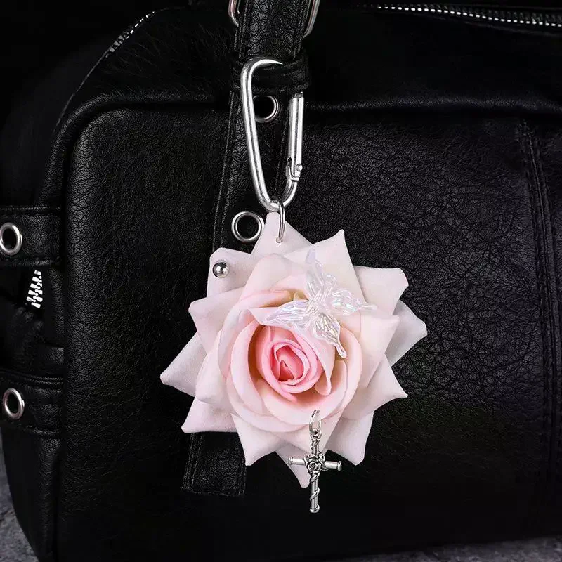 Bestseller Exquisites Design Simulierte Rosenblütenform Schmetterling Schlüsselanhänger Anhänger Taschendekoration Geschenk