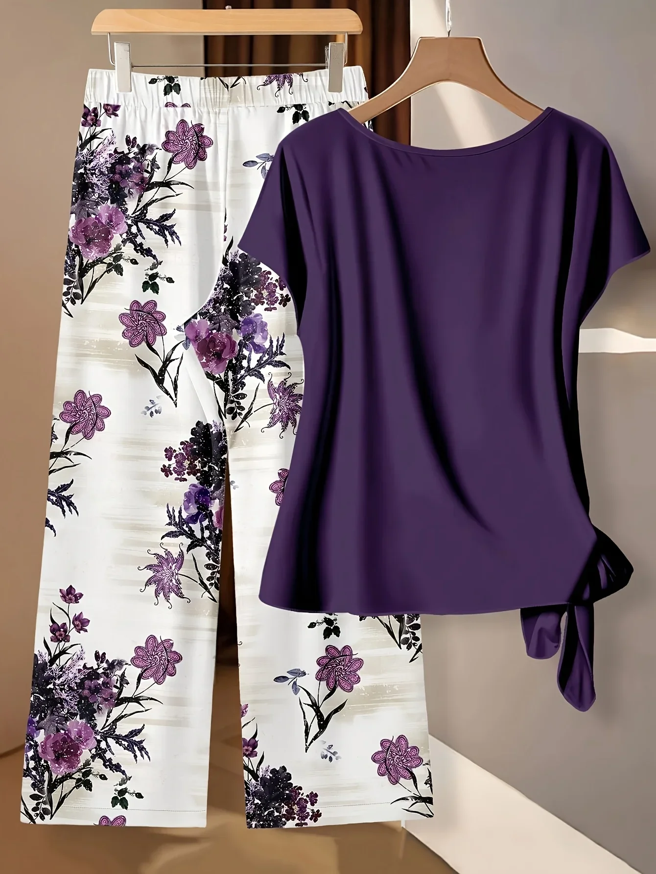 Women's purple floral contrasting color lace-up bow shirt and straight loose trousers two-piece set, casual women's short-sleeved top two-piece set, tops and shirts suitable for summer women's casual wear