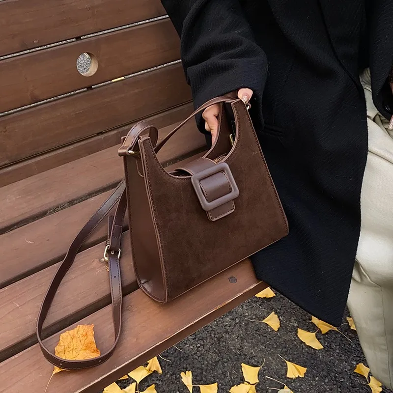 

Design Sewing Thread Youth Women's Tote Bags Faux Suede Simplicity Shoulder Bags Zipper Large Capacity Commute Stylish