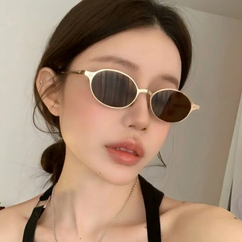 

2025 New Brand Designer Oval Sunglasses Woman Beach Fashion Outdoor UV400 Eyeglasses Man Trend Classic Eyewear Women