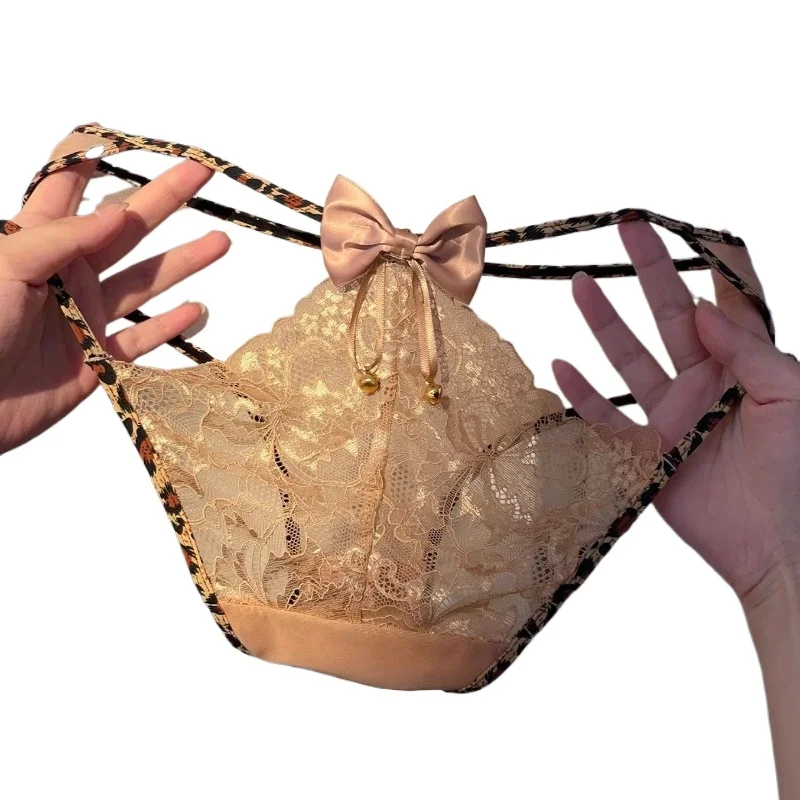 Bell * Sexy Leopard Print Lace Panties Pure Desire Hollowed Out Beautiful Buttocks Thin Mid-waist Pants Sweet Spicy Pure Desire