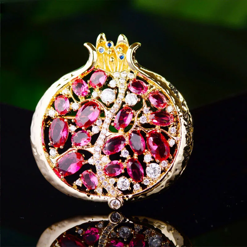 

Fashion Titanium Steel Micro-Inlaid AAA Zircon Pomegranate Brooch Luxury Fruit Pin