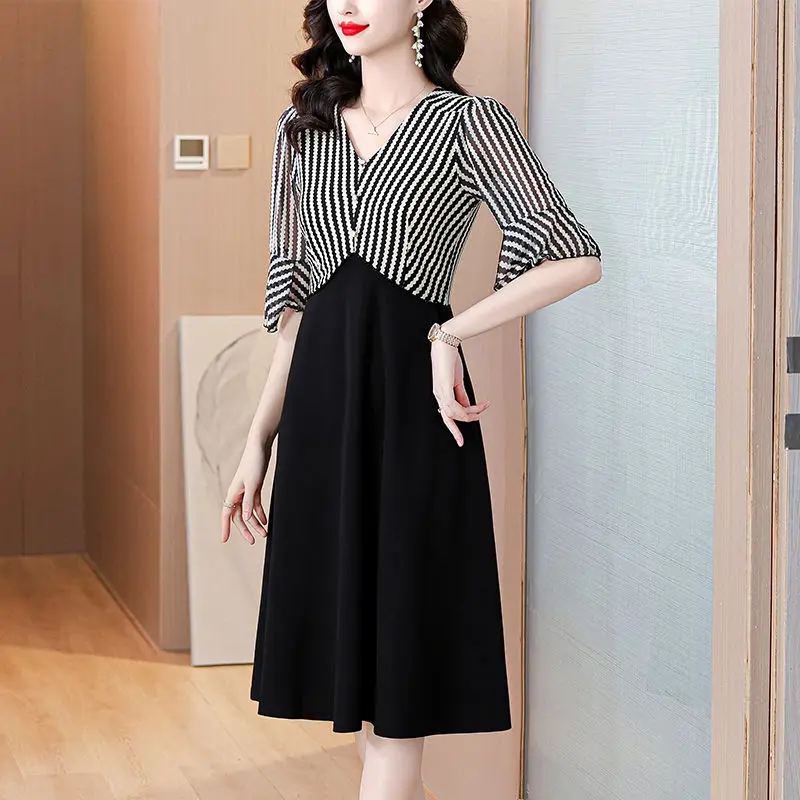 Temperament Office Lady Summer New Dresses Women\'s V-Neck Striped Button Patchwork Slim Half Sleeve Fake Two Pieces A-line Dress