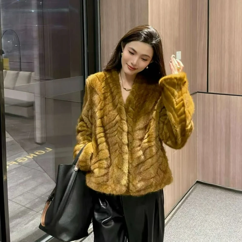 

2026 Autumn Winter Fashionable High-end Furry Warm Coats for Women Faux Mink Eco-friendly Golden Leaf Mink Integrated Short Coat