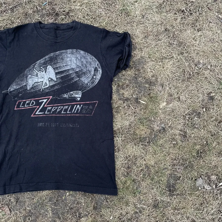 Vintage 90s Led Zeppelin Sun Faded Graphic Tee Grunge Slim Graphic Grunge Hip Hop T-Shirt Tee Streetwear Oversized Loose Casual