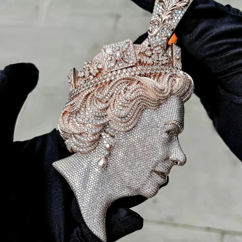 Custom Queen Memorial Pendant Full Ice Out VVS Pendant Heavy Ornaments, Bright Diamond Surface Refraction Bright Gloss,
