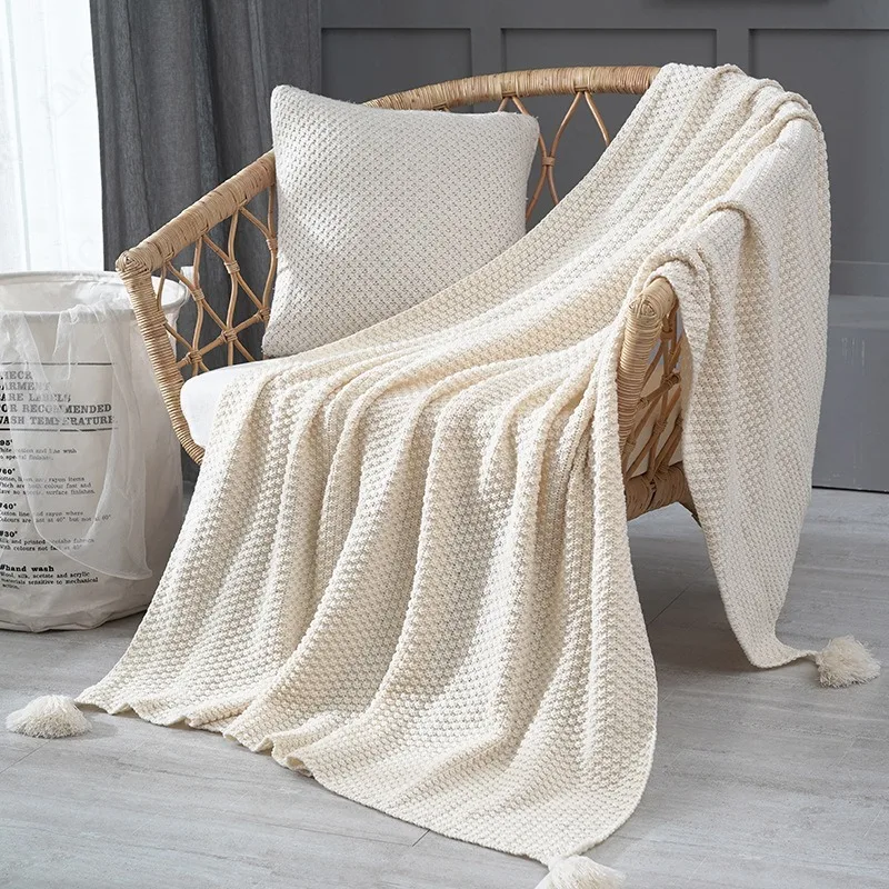 New Knitted Throw Blanket Solid Color Bed Sofa Couch Chunky Knit Bedspread Knitted Throw Blanket with Tassel Embossed Blanket