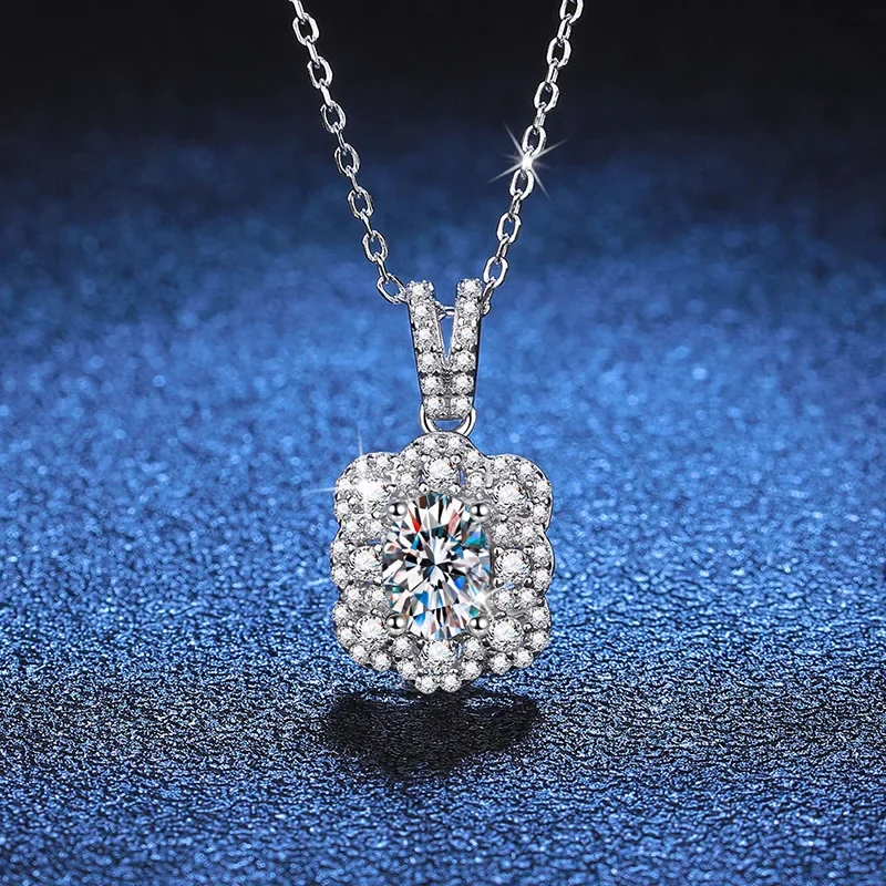 18K Platinum Diamond Necklace, Egg-shaped Moissanite Buds  With PT950, Platinum Clavicle Chain, 1 Carat D Color Pendant