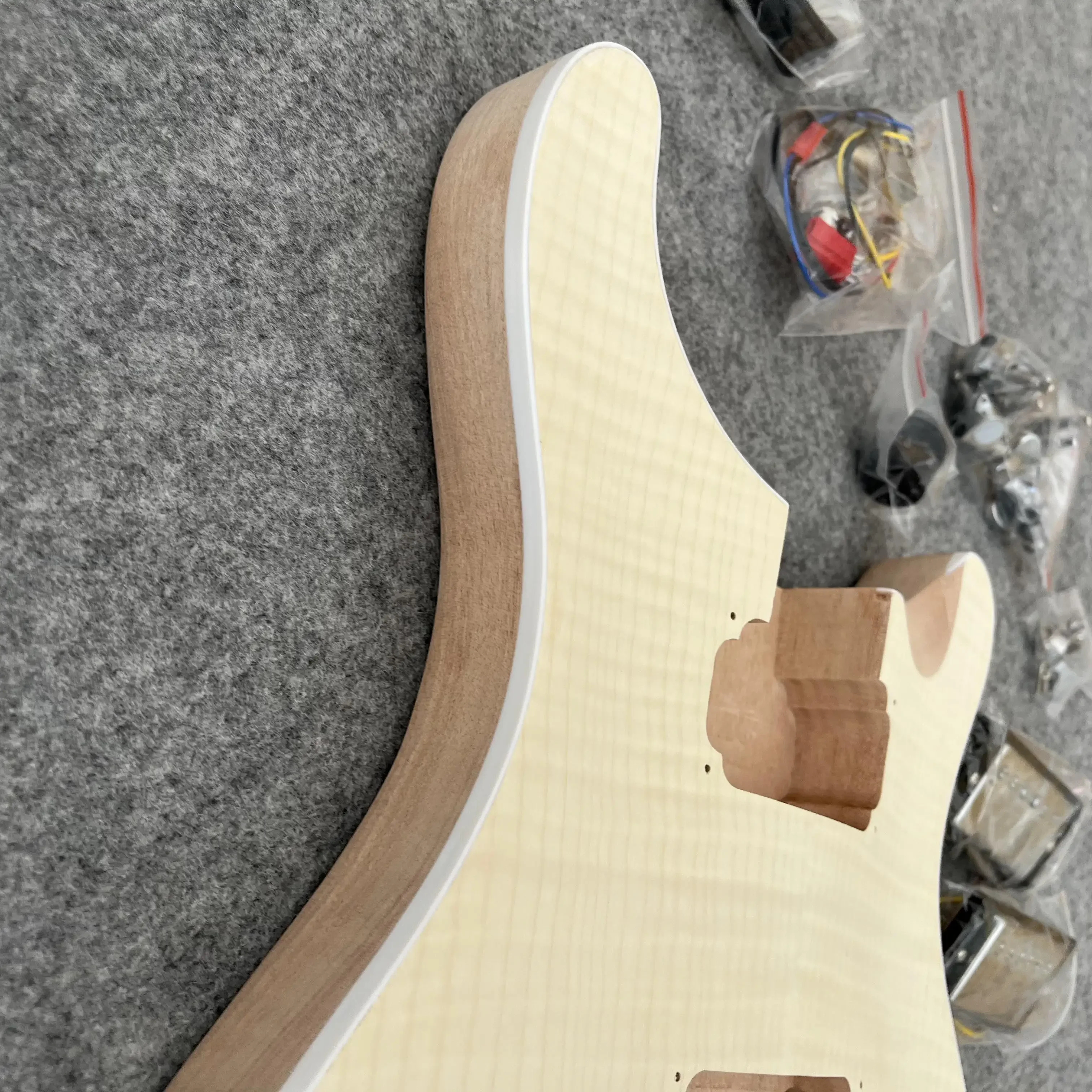 DIY Electric Guitar kit with Hardware ,Tiger Stripe, Mahogany Body ,Rosewood Fingerboard ,Semi-finished Electric Guitarra