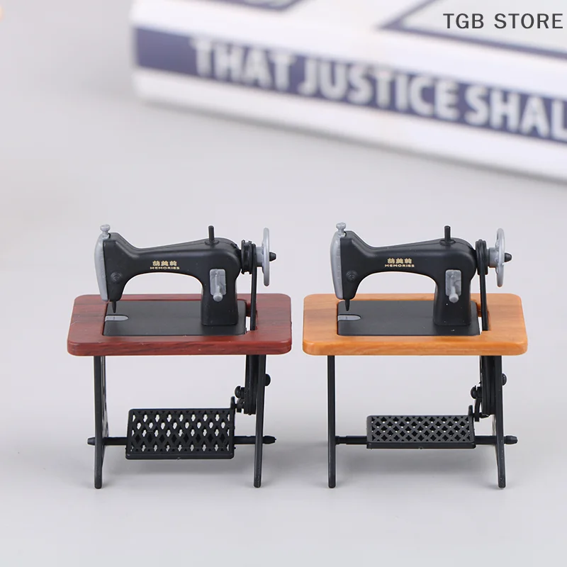 Dollhouse decoration mini furniture imitation sewing machine model